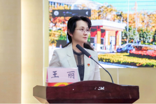 立德树人 以身为范——美加墨世界杯官方网站举行2024年上半年师德师风专题教育培训会 第 3 张 立德树人 以身为范——美加墨世界杯官方网站举行2024年上半年师德师风专题教育培训会 第 3 张
