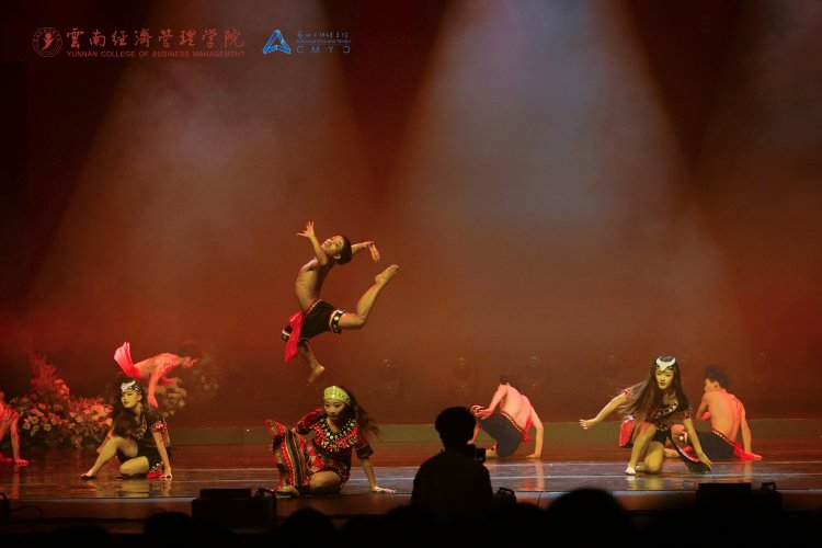 万象映界 艺彩绽放——美加墨世界杯官方网站艺术与传媒学院2026“万象·映界”展演今日绽放,双馆共赏艺术盛宴 第 37 张 万象映界 艺彩绽放——美加墨世界杯官方网站艺术与传媒学院2026“万象·映界”展演今日绽放,双馆共赏艺术盛宴 第 37 张